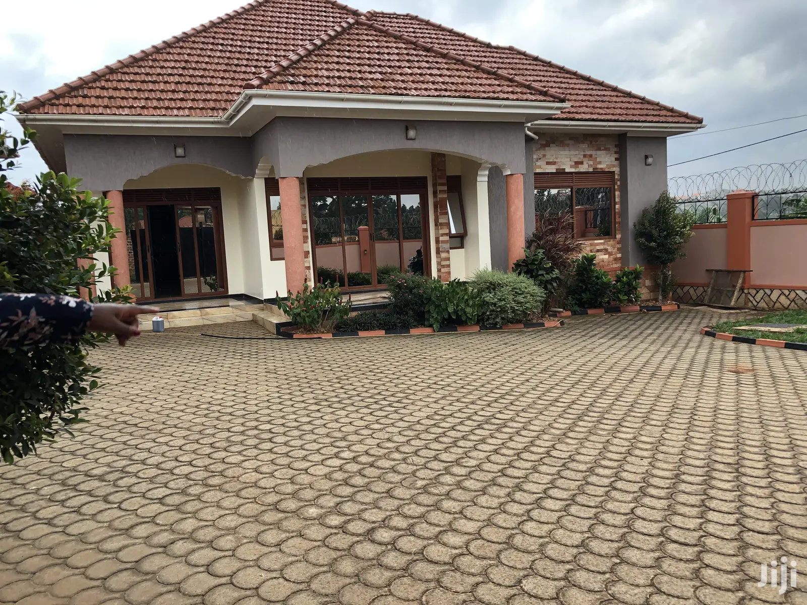 Kiira Multi Family House on Sell