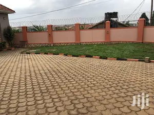 Kiira Multi Family House on Sell