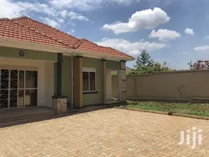 Kira Classy House in Tarmacked Neighborhood on Sell