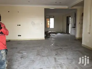 Kyanja Mansion in Tarmacked Neighborhood on Sell