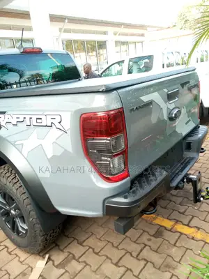 Soft Tri Fold Tonneau Cover Ford Raptor