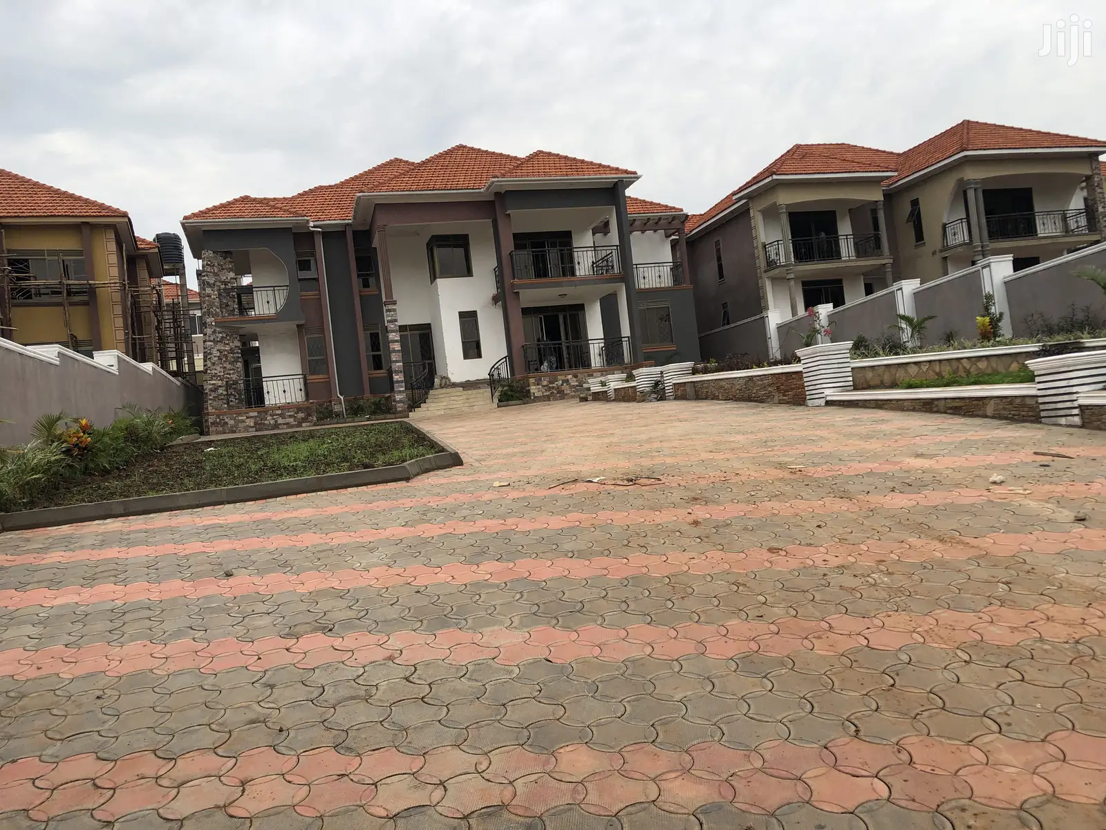 7 Bedroom Mansion In Ntinda Kiwatule For Sale