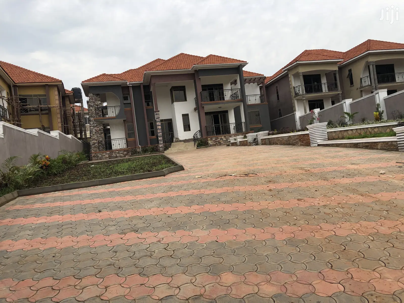 7 Bedroom Mansion In Ntinda Kiwatule For Sale