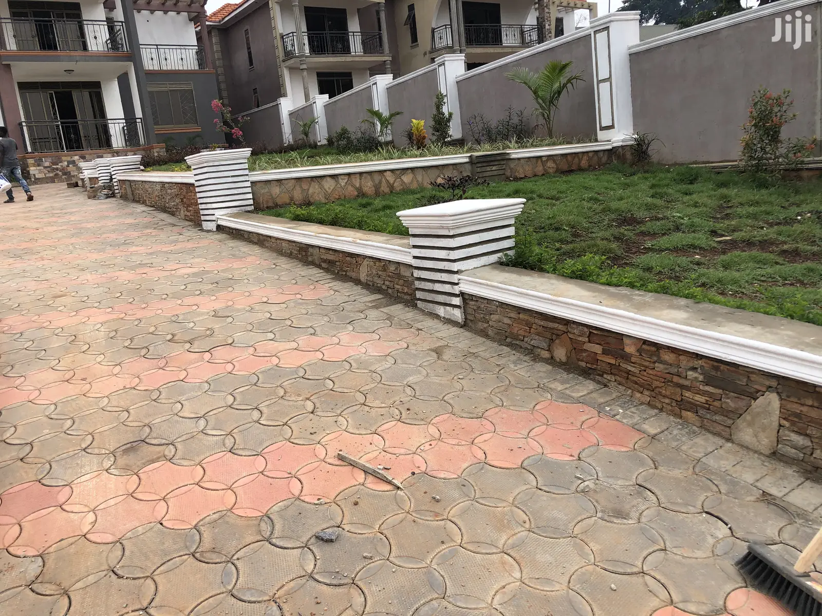 7 Bedroom Mansion In Ntinda Kiwatule For Sale