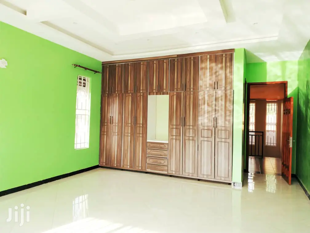 Kiira Pretty Amazing Bungaloo on Sale