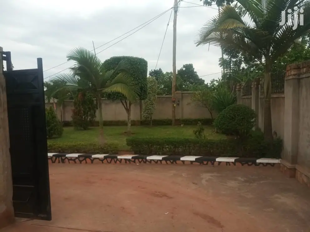 Namugongo 25 Decimals House on Sell
