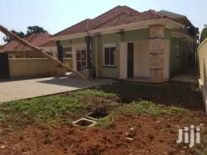 Kira Stunning New Bungaloo in Tarmacked Neighborhood on Sell