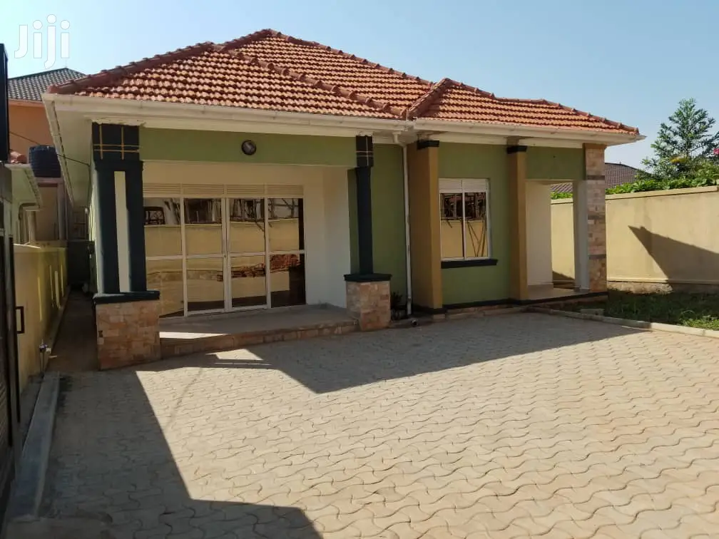 Kira Stunning New Bungaloo in Tarmacked Neighborhood on Sell