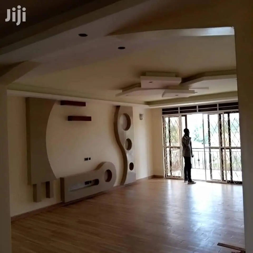 7 Bedroom Mansion In Kiwatule For Sale