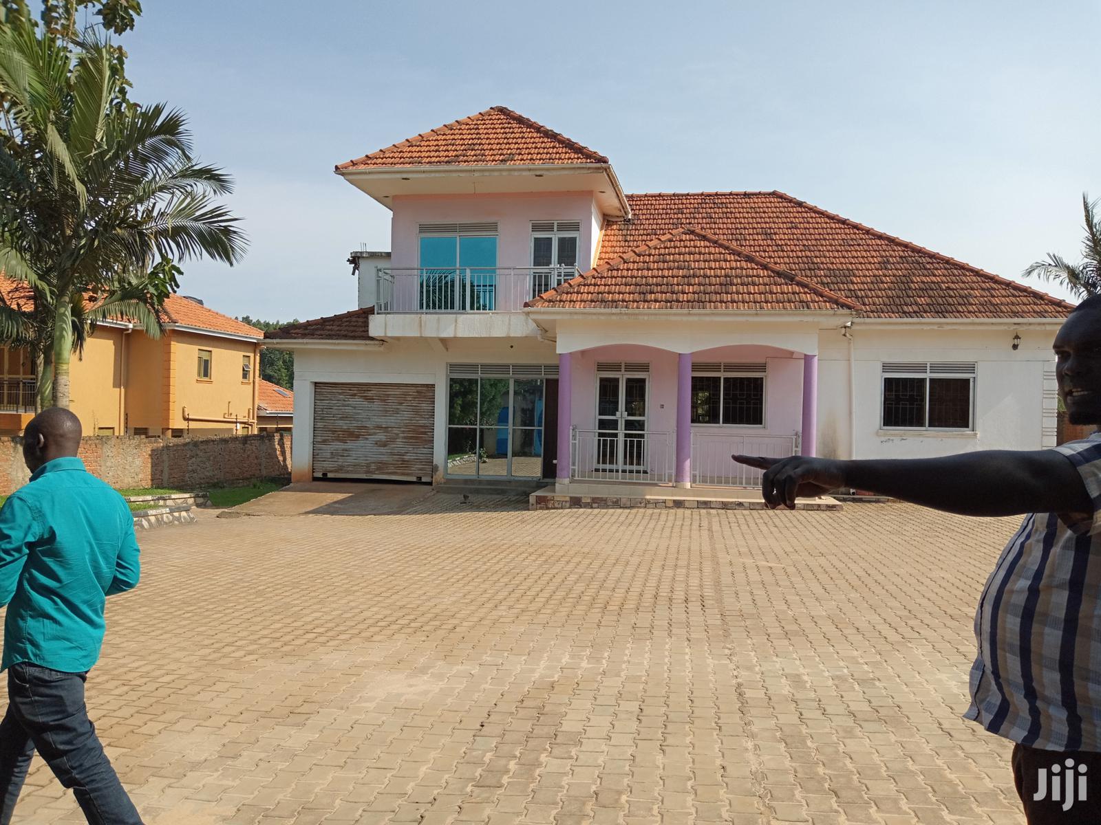 Deal,Kira Half Acre Mansion on Sell
