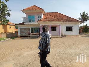 Deal,Kira Half Acre Mansion on Sell