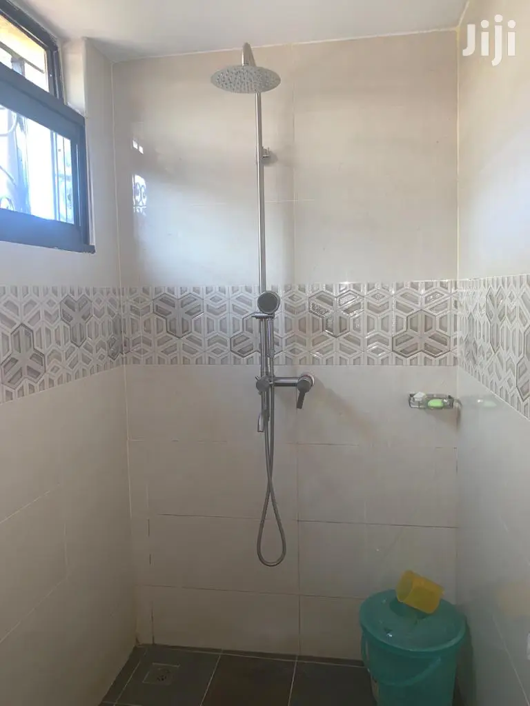 5 Bedroom Classic Villa In Lugogo For Rent