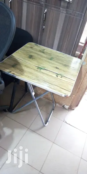 Foldable Wooden Reading Table