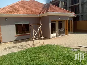 Namugongo Four Bedroom Bungaloo on Sell