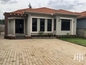 Kiira Mamerito Road Classy House on Sell