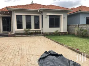 Kiira Mamerito Road Classy House on Sell