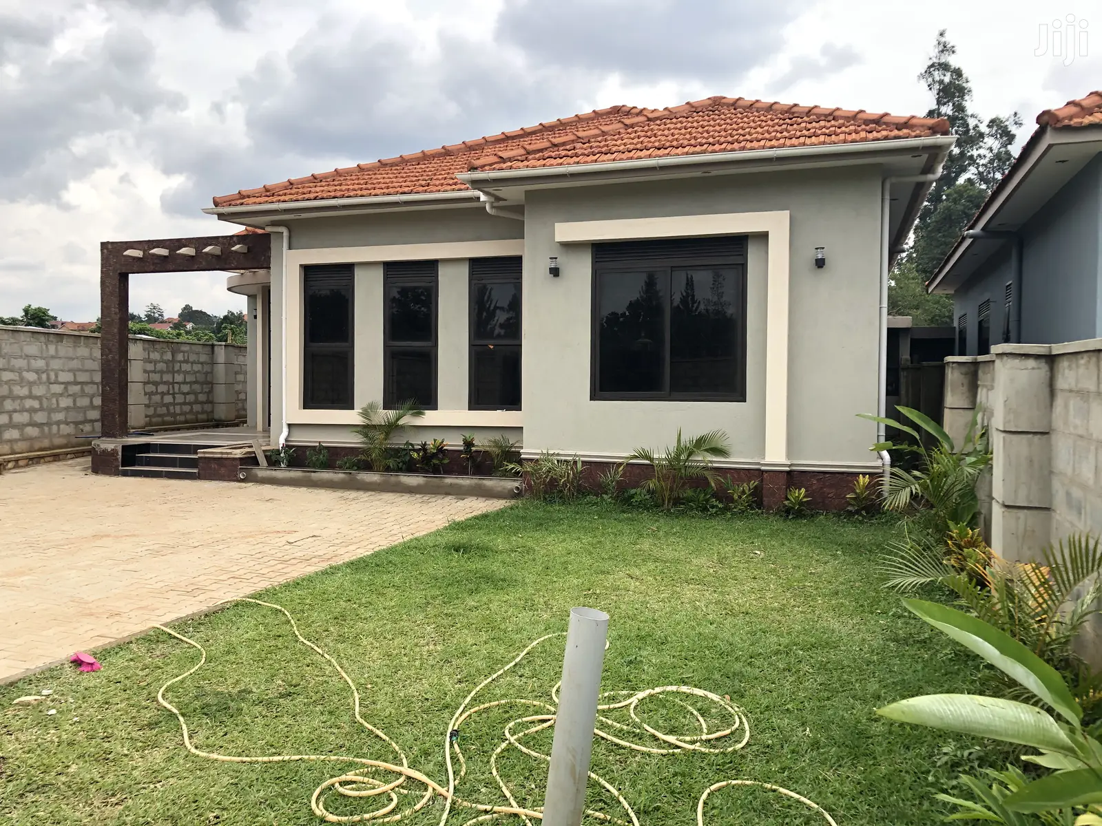 Kiira Mamerito Road Classy House on Sell
