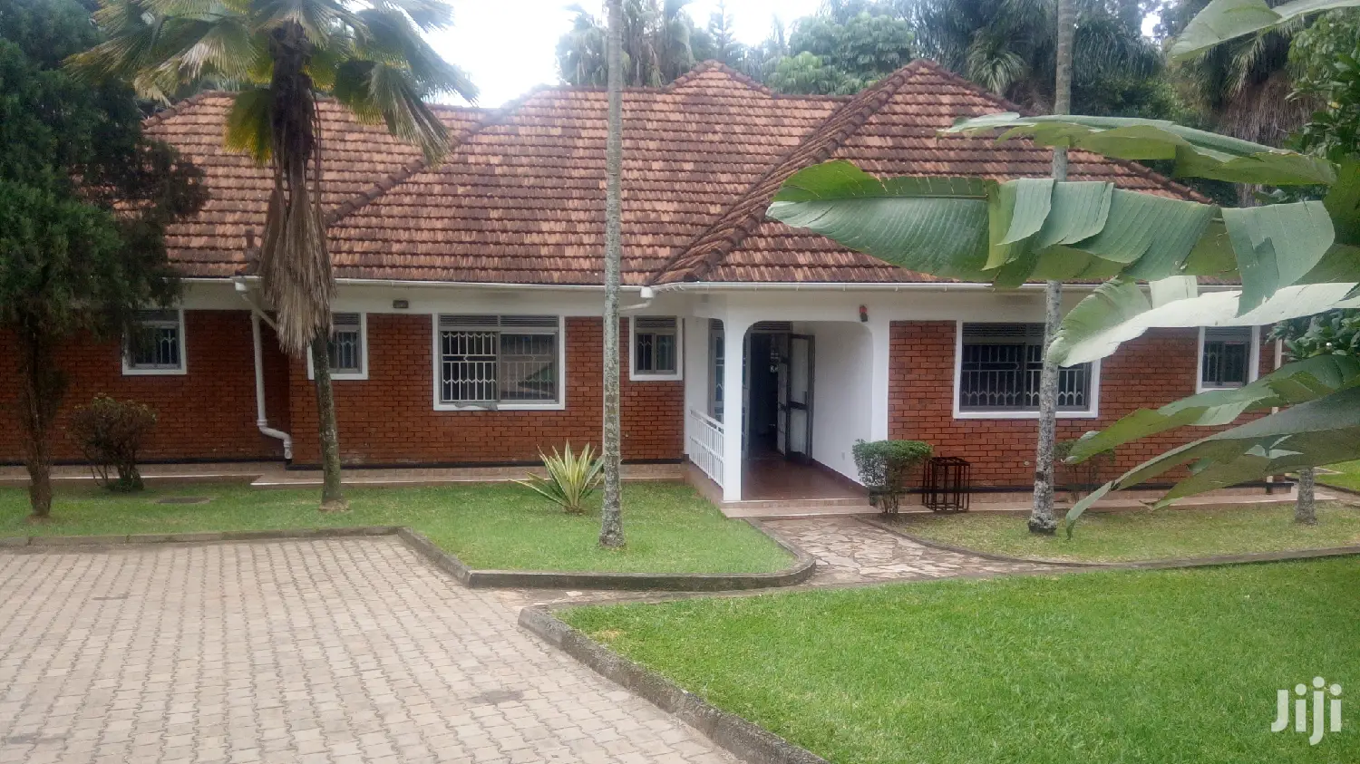 3 Bedroom Bungalow In Kololo For Rent