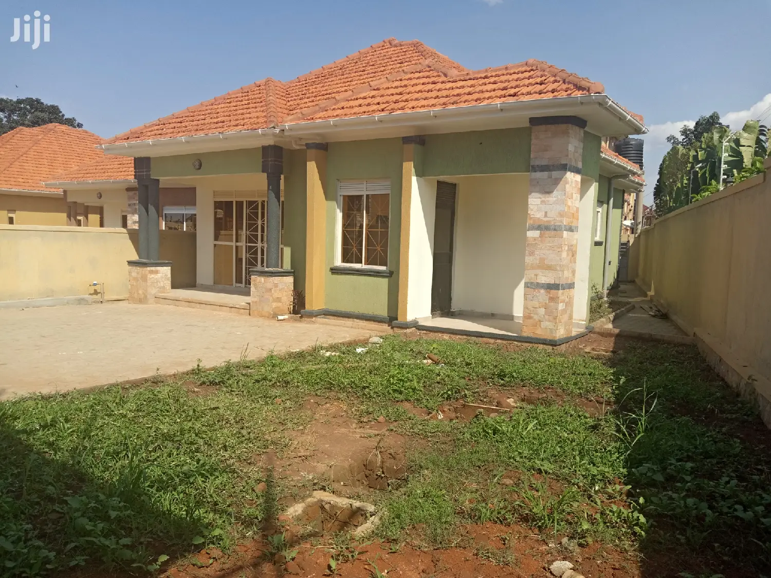 Kira Tarmack Neighborhood Bungaloo on Sell