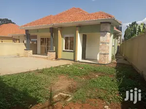 Kira Tarmack Neighborhood Bungaloo on Sell