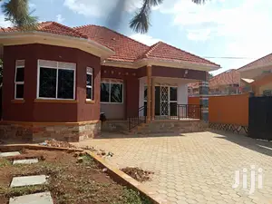 Kiiira Adorable Home by the Tarmack on Sell