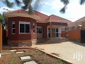 Kiiira Adorable Home by the Tarmack on Sell