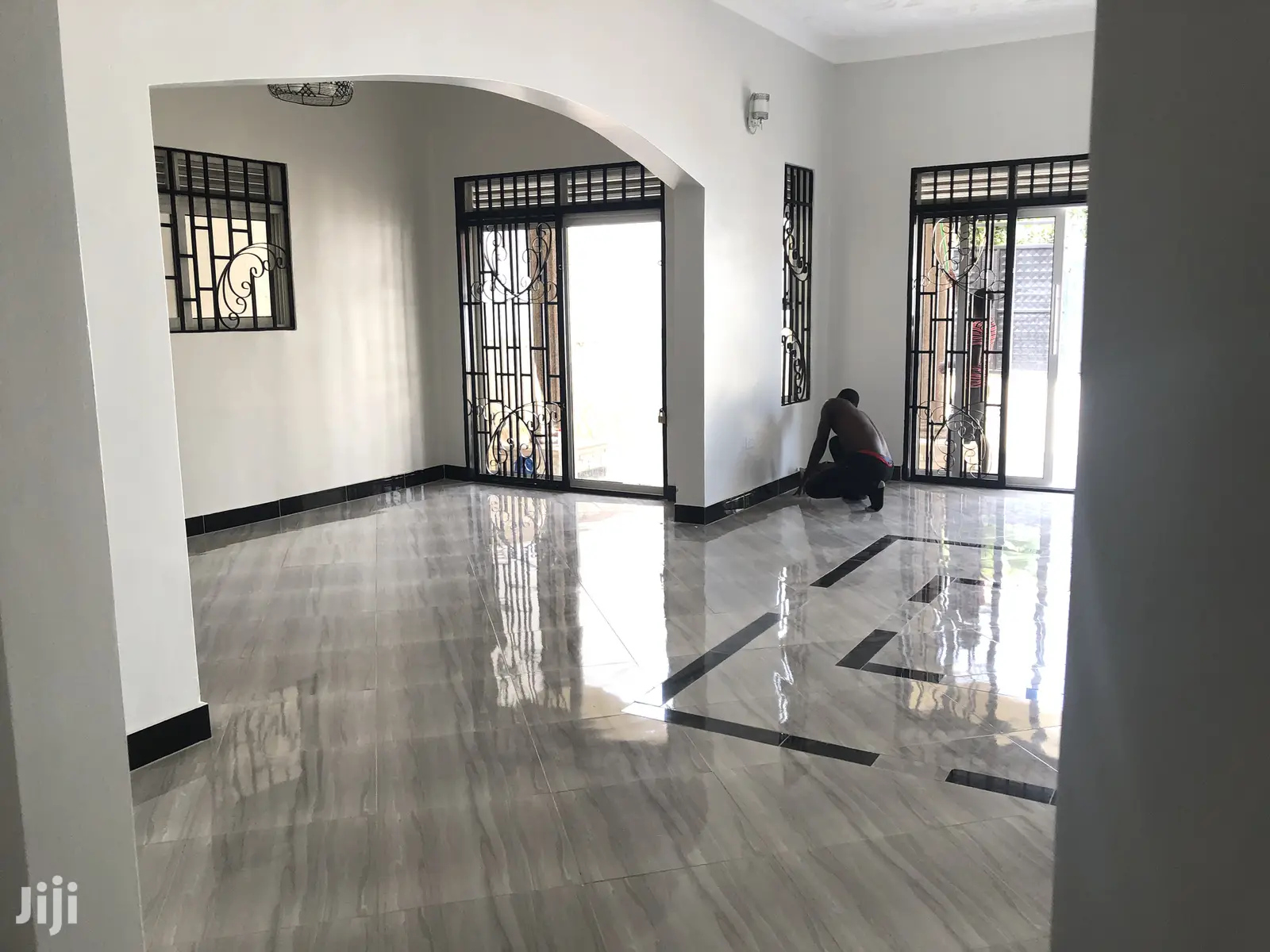 Kiira Classy House in Tarmacked Neighborhood on Sell
