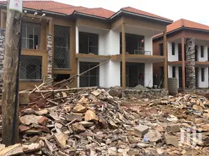 Kira Six Bedrooms House For Sale