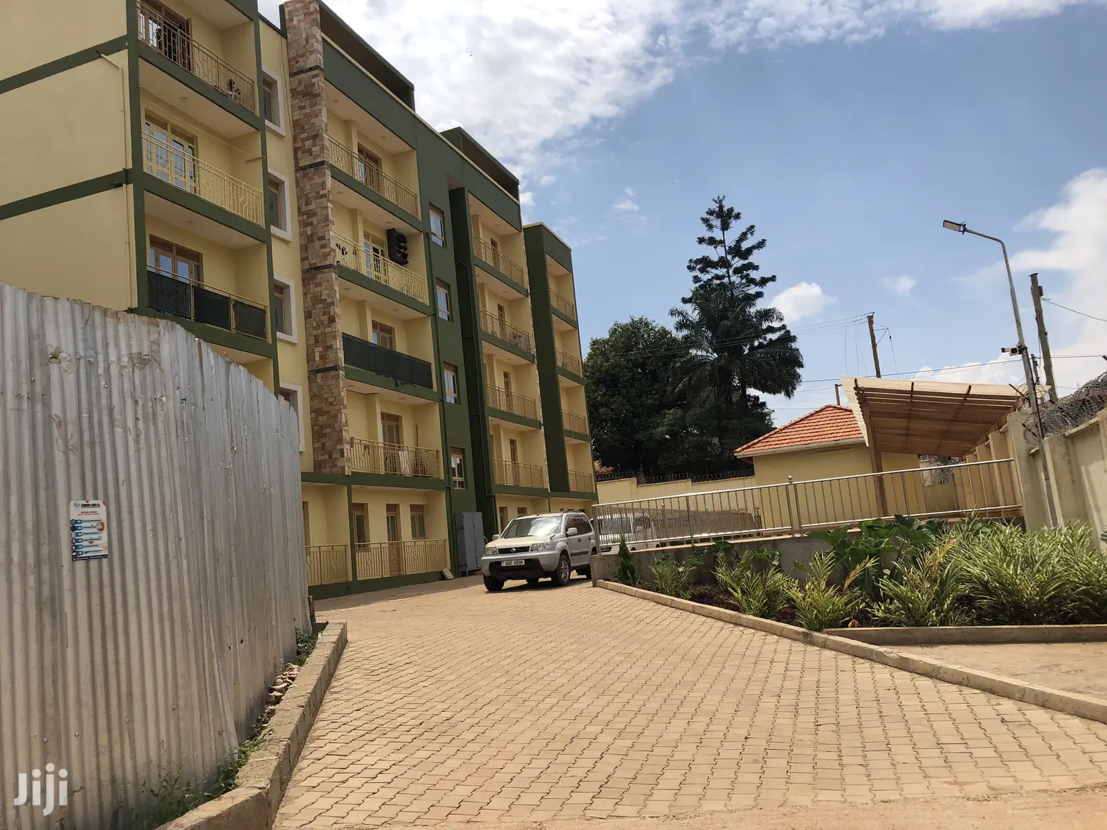Deal,Bukoto Condominiums With Swimming Pool on Sell