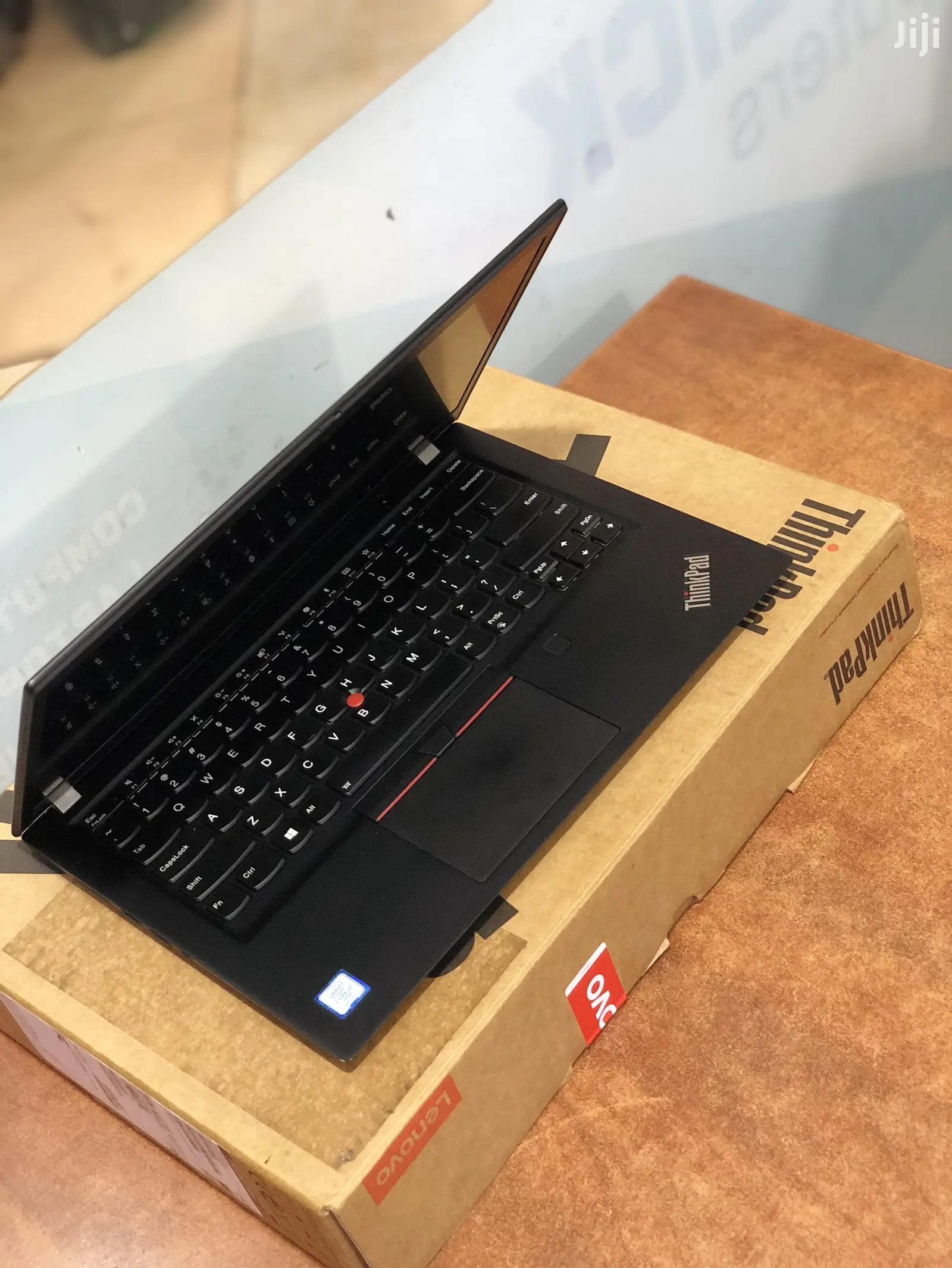 New Laptop Lenovo 8GB Intel Core I7 SSHD (Hybrid) 256GB