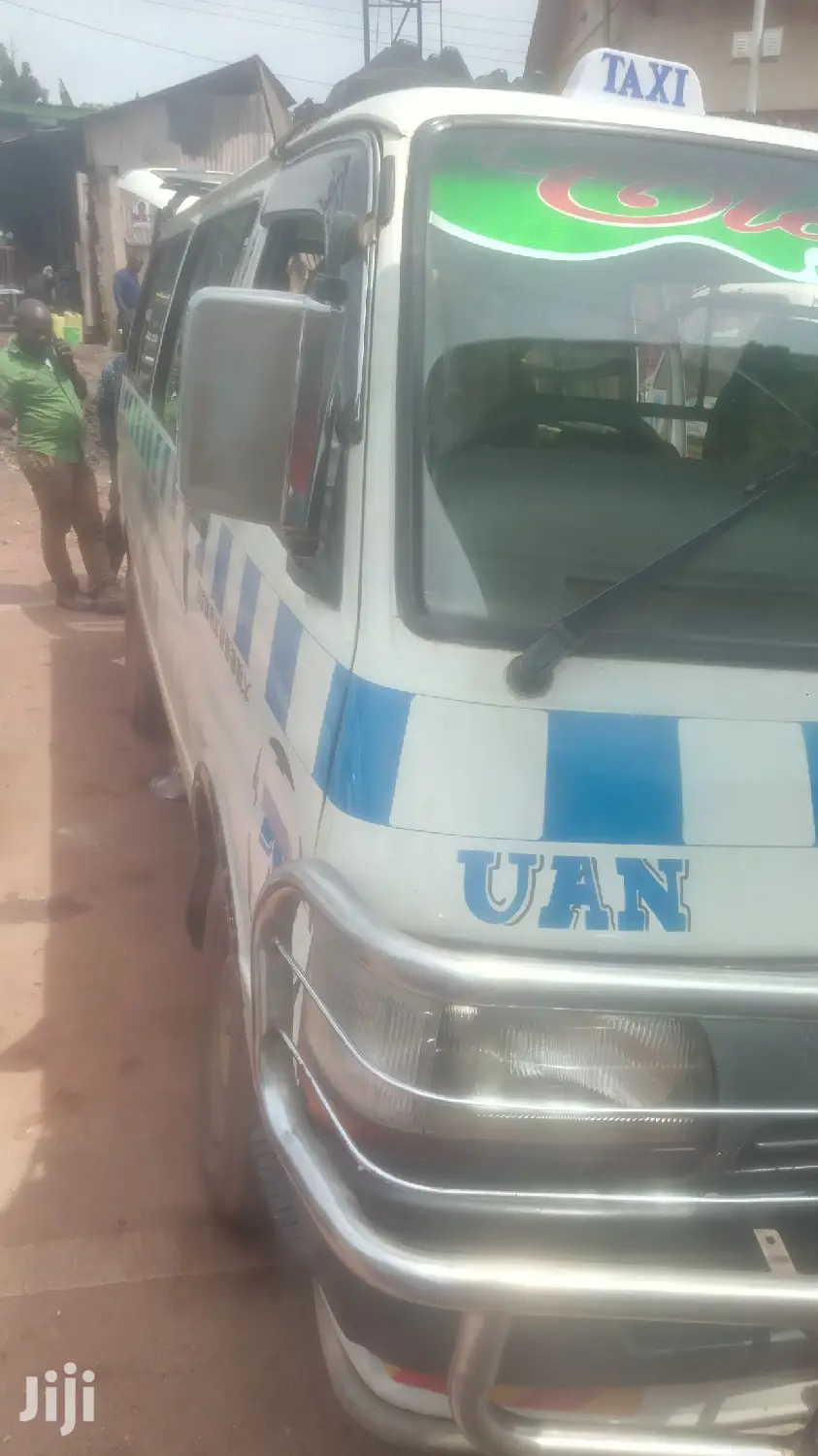 Toyota Hiace 2001 White for Sale