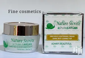 Nature Secret Lightening Dark Spots Corrector