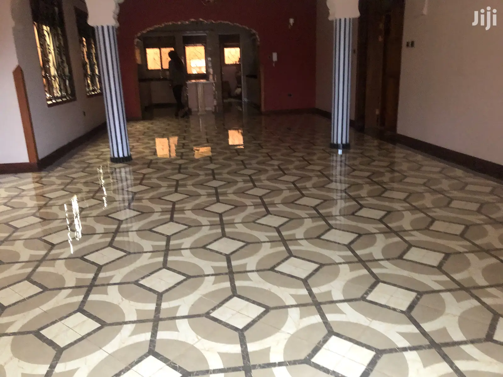 Mutungo Five Star Residential Bungalow on Sale