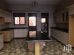 Mutungo Five Star Residential Bungalow on Sale