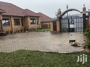 Mutungo Five Star Residential Bungalow on Sale