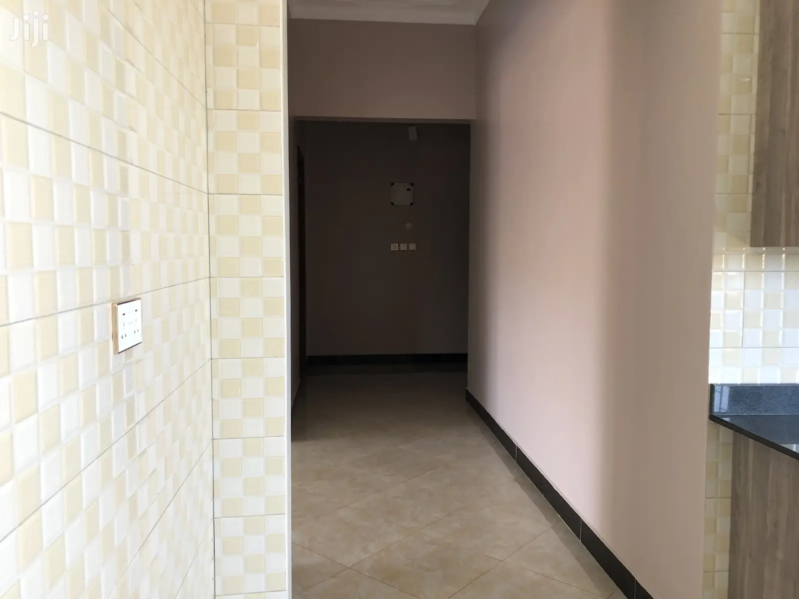 Kira Luxury Bungalow In Tarmacked Neighborhood On Sell