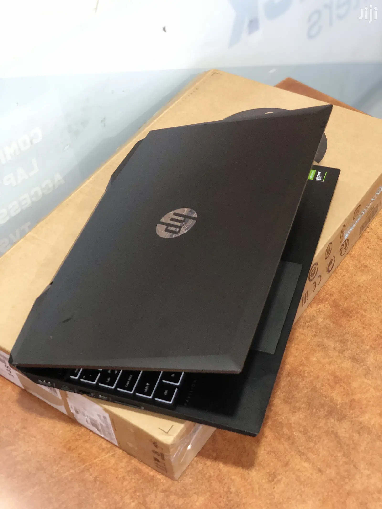 New Laptop HP Pavilion 15 16GB Intel Core I7 SSHD (Hybrid) 1T