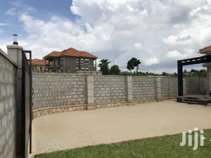 Well Built House in Kiira on Sell