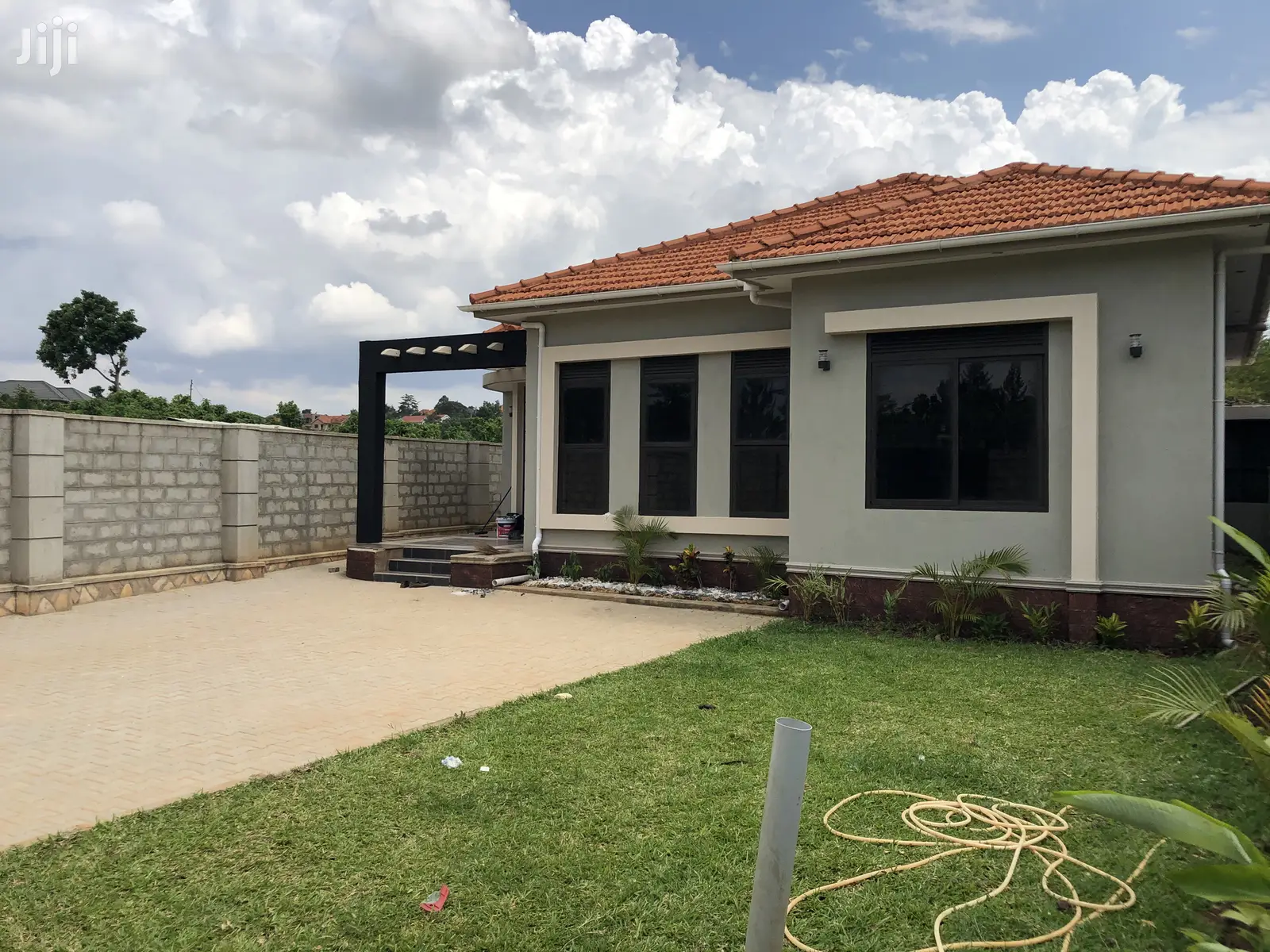 Well Built House in Kiira on Sell
