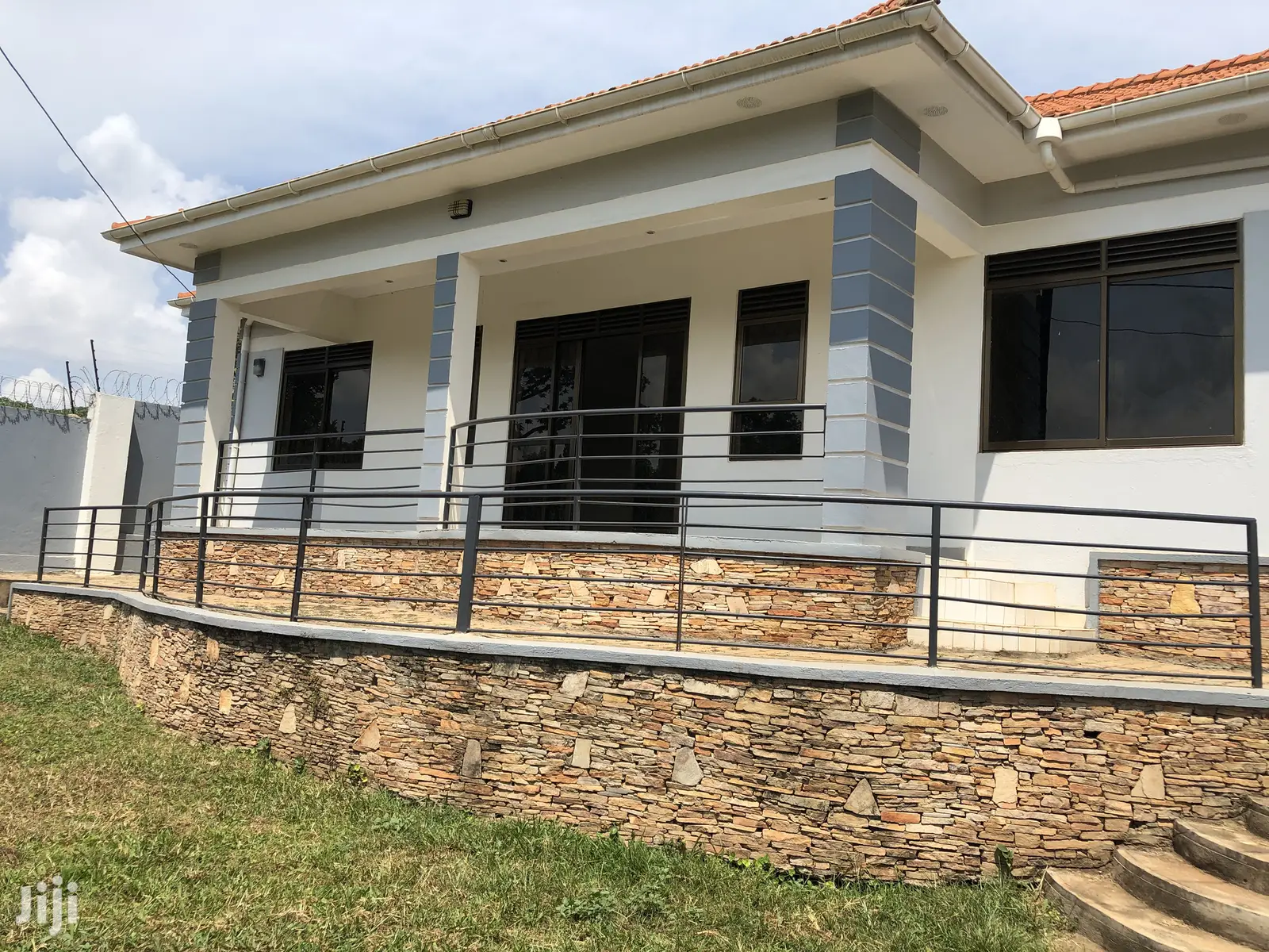 Kiira Classy House On Sell