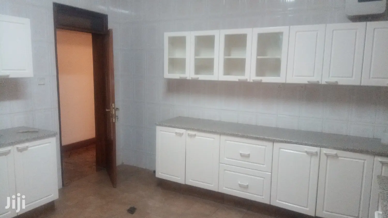 5 Bedroom Mansion In Ntinda For Rent