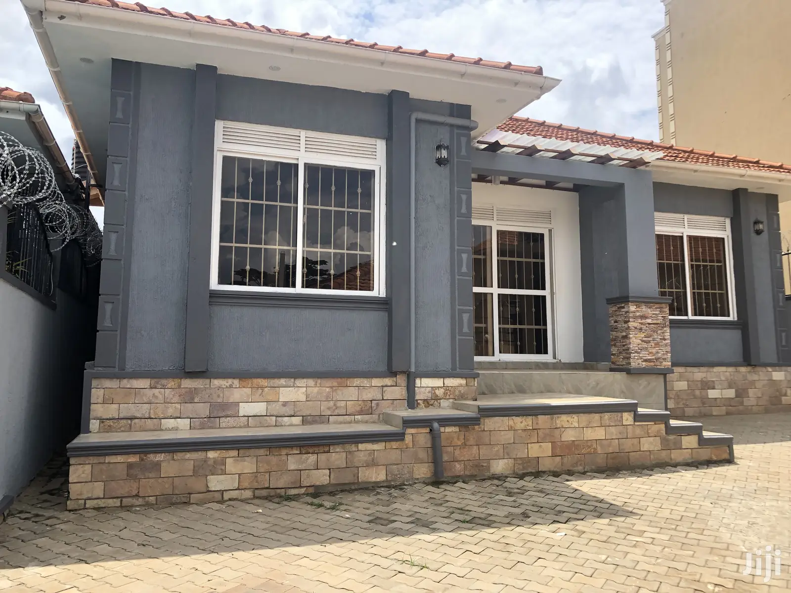 Kira Diplomat Neighborhood House on Sell