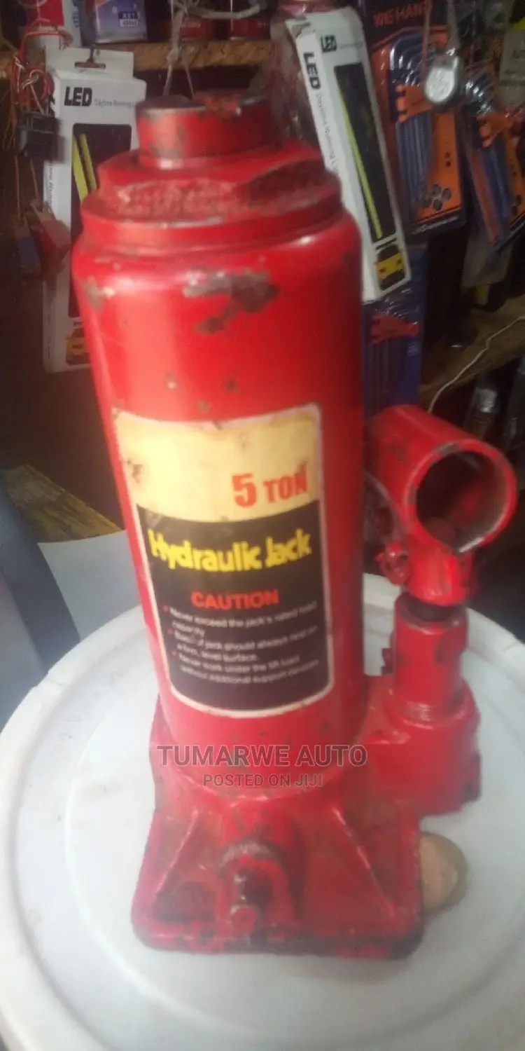 Hydraulic Jack in Central Division Vehicle Parts & Accessories, Lensh