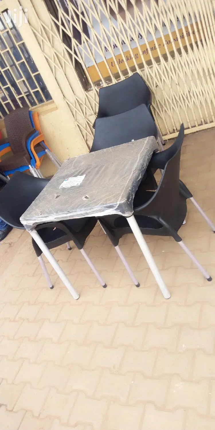 4seaters Restaurant Set Brand New