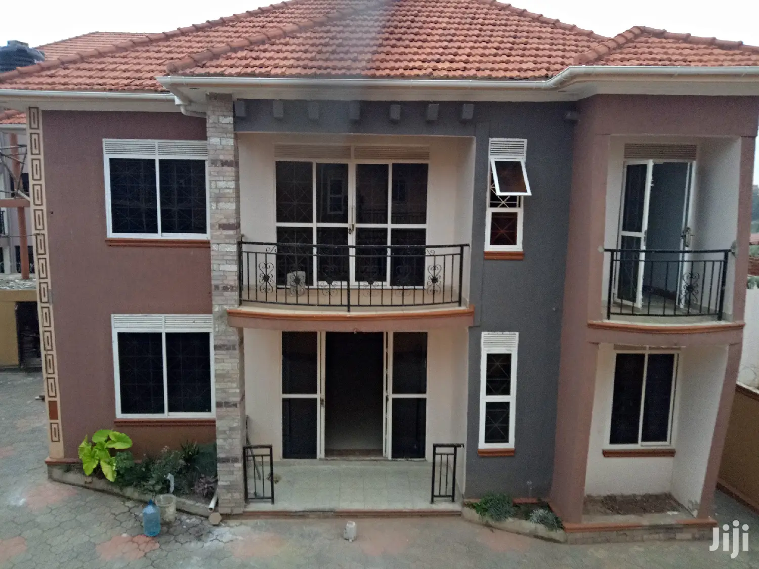 Kira Six Bedrooms Castle on Sell