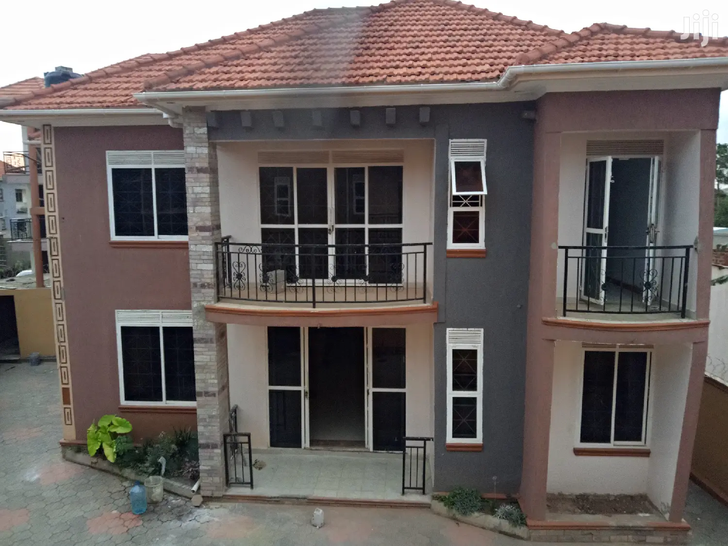 Kira Six Bedrooms Castle on Sell