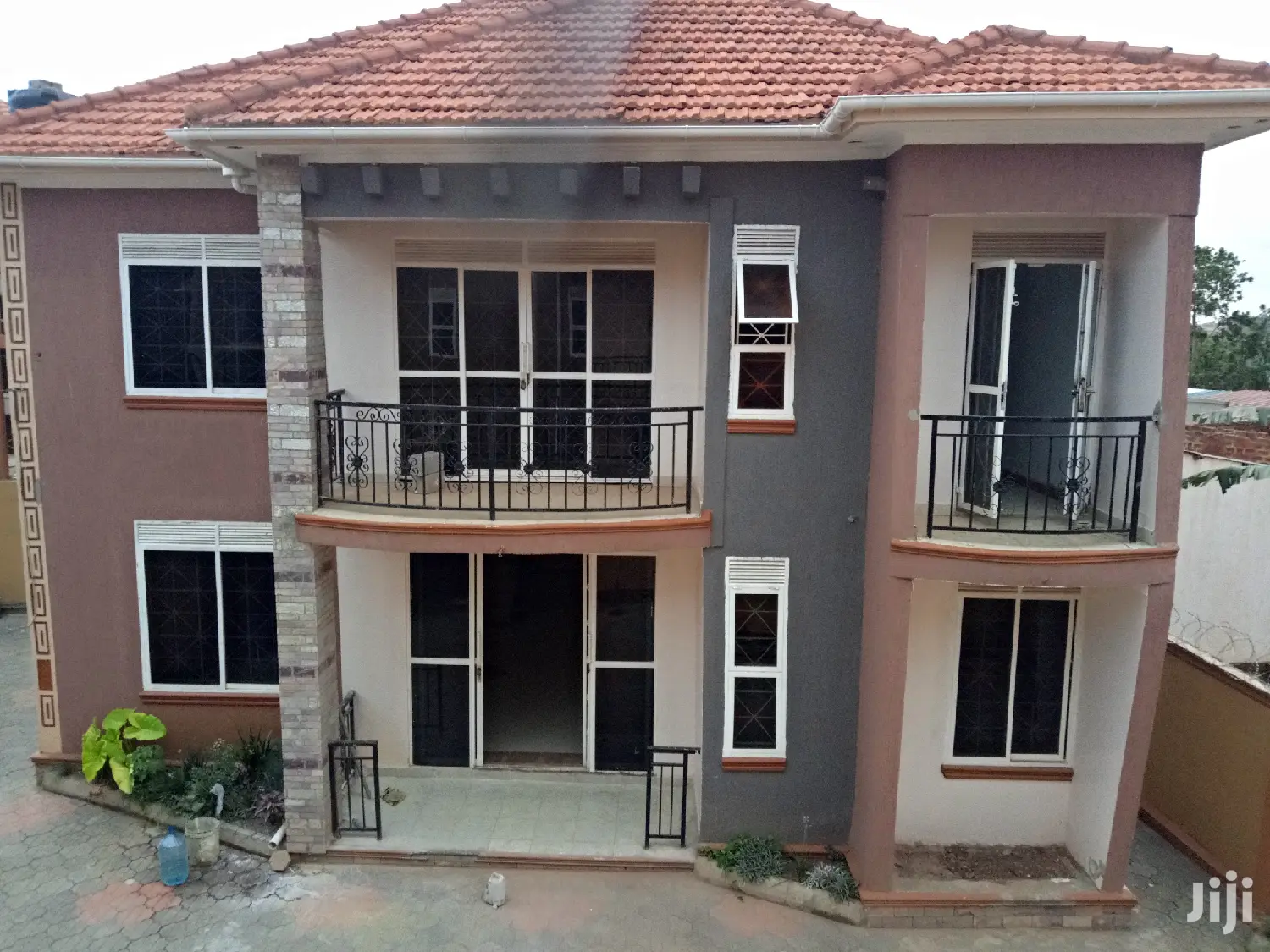 Kira Six Bedrooms Castle on Sell