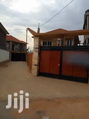 Kiira Posh 6 Bedrooms Mansion on Sale