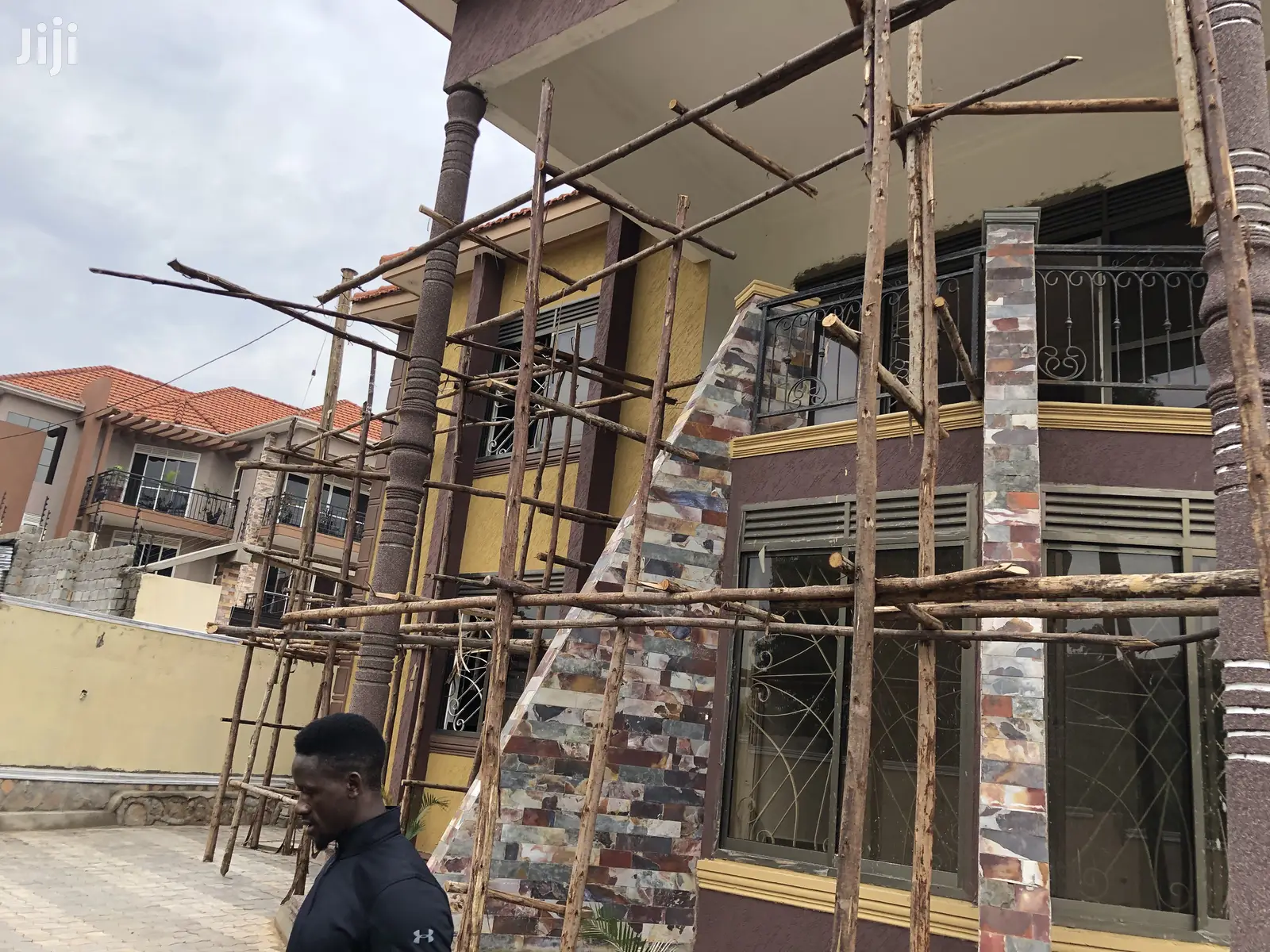 Kiwature Gigantic Mansion On Sell