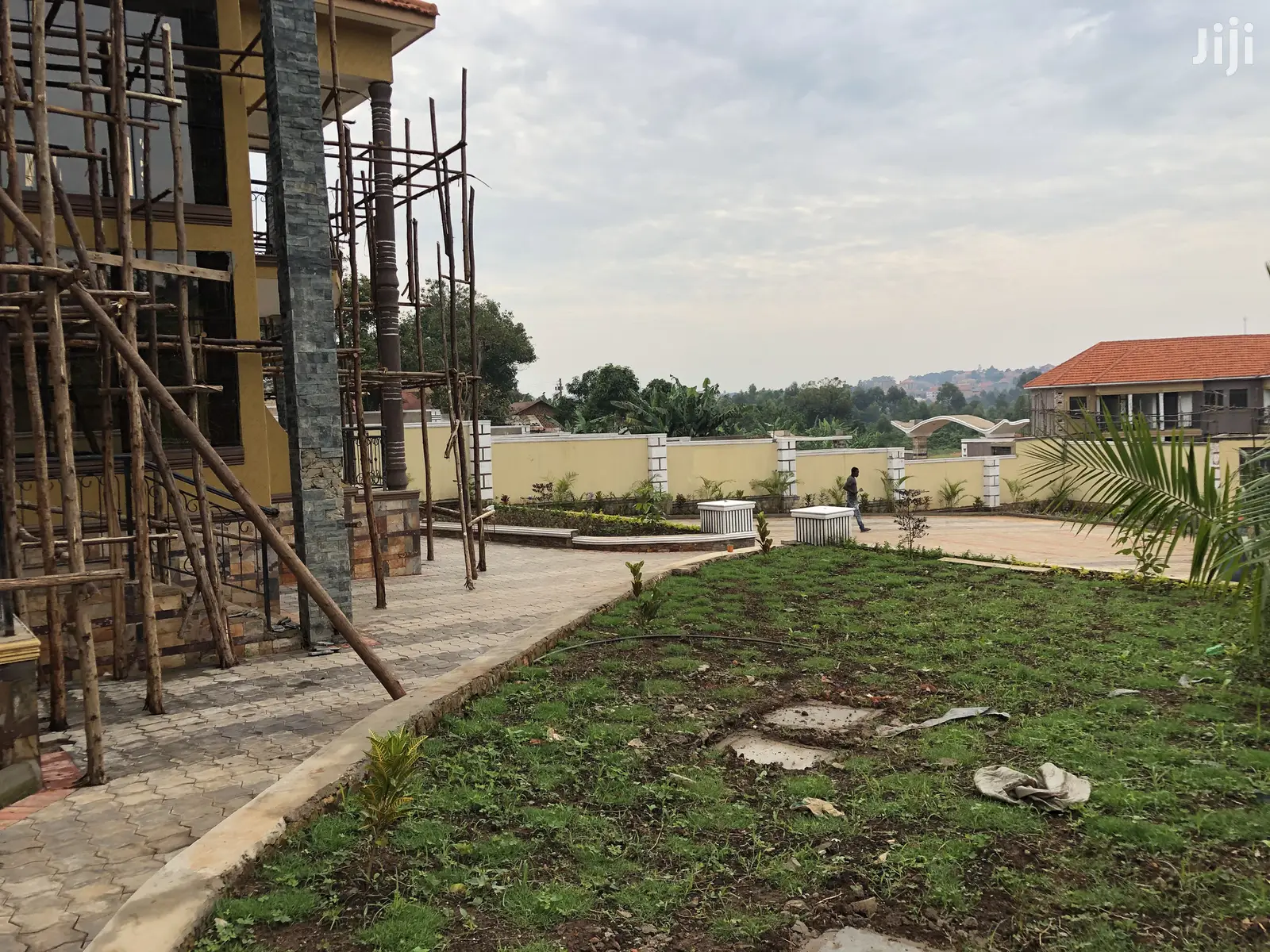 Kiwature Gigantic Mansion On Sell